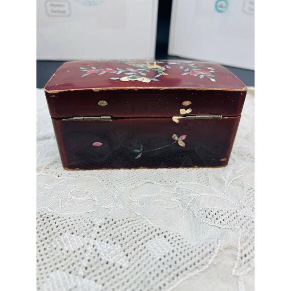 Lacquerware Mother of Pearl Inlay Box Peacock Latch 5” X 2.5” - Picture 6 of 14